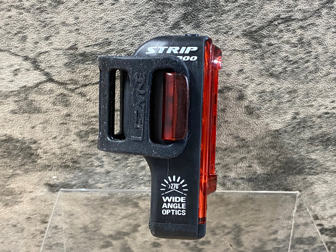 JX095 レザイン LEZYNE STRIP PRO 300 テールライト 点灯確認済