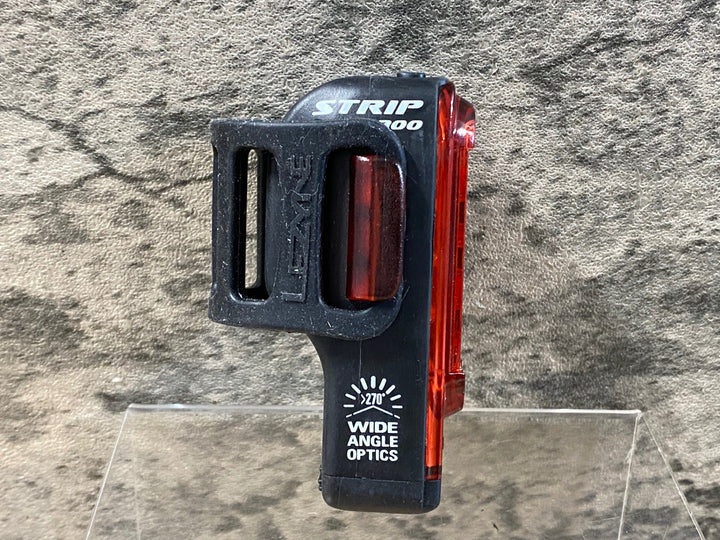 JX095 レザイン LEZYNE STRIP PRO 300 テールライト 点灯確認済
