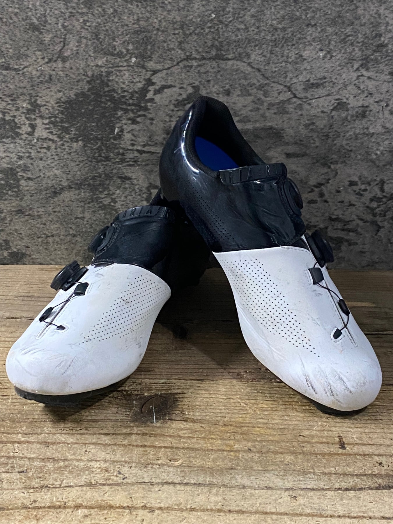 KL836 フィジーク fizik ARIA R3 SHOES ビンディングシューズ 3穴 BOA