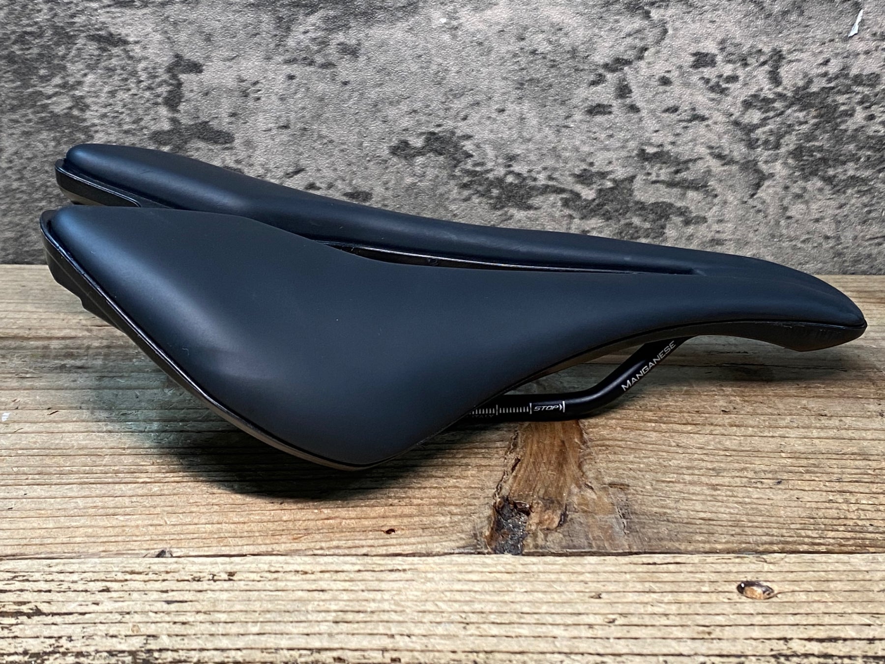 JQ006 モスト MOST LYNX ULTRA サドル 黒 145mm MANGANESEレール