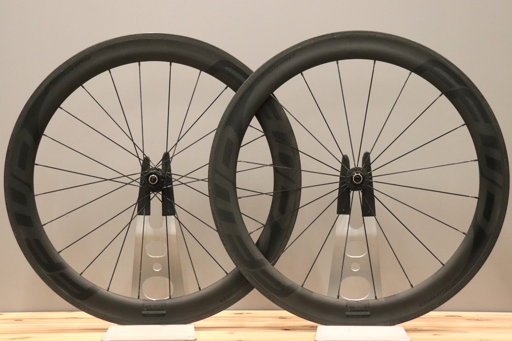 FFWD F6R カーボンチューブラーホイール シマノ10s 美品 ファストフォワード FFWD F6R カーボン チューブラー ホイールセット