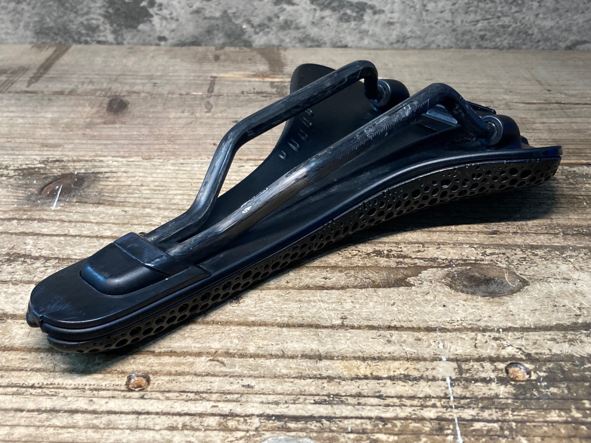 JK951 フィジーク fizik ANTARES R1 VERSUS EVO ADAPTIVE サドル