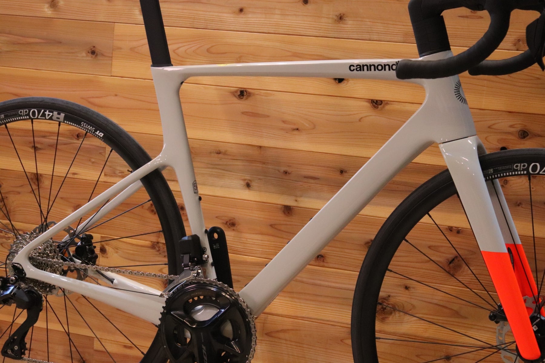 未走行で入荷！ キャノンデール CANNONDALE スーパーシックス SUPERSIX