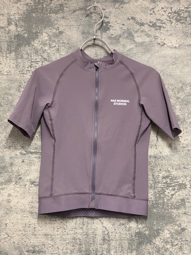 KF596 パスノーマルスタジオ PAS NORMAL STUDIOS ESSENTIAL JERSEY