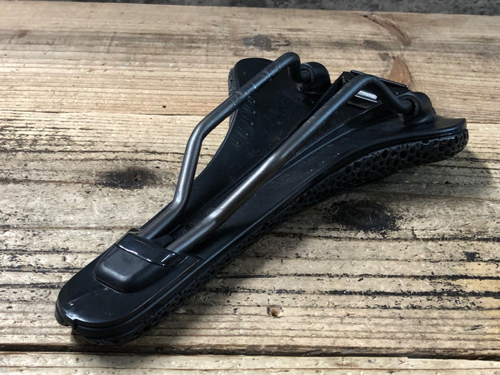 KC083 フィジーク Fizik ANTARES Versus Adaptive R1 3D サドル kium レール 139mm