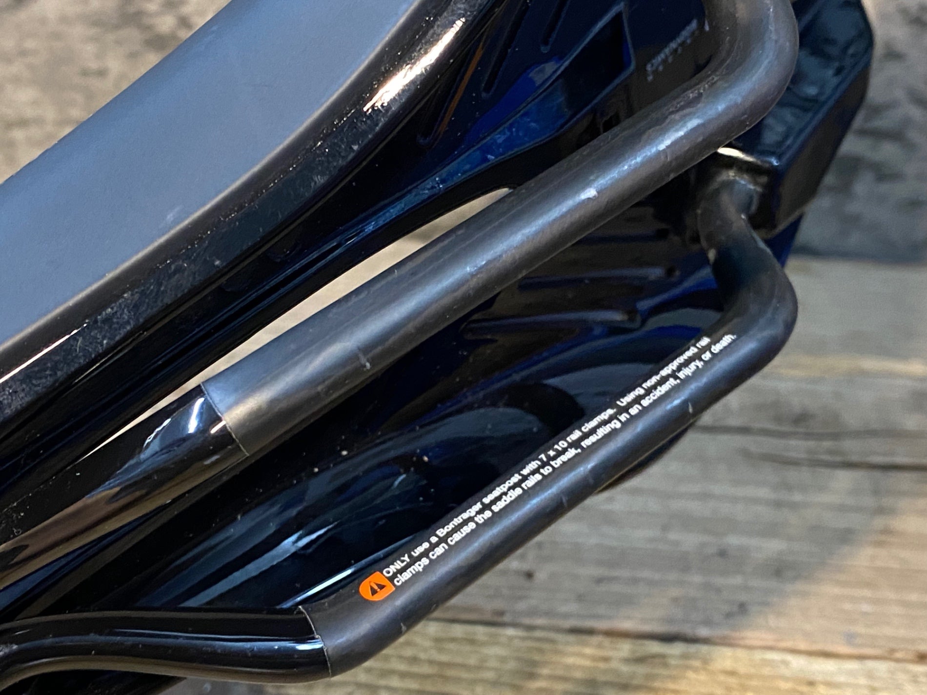 JU435 ボントレガー BONTRAGER HILO PRO サドル 黒 130mm カーボン