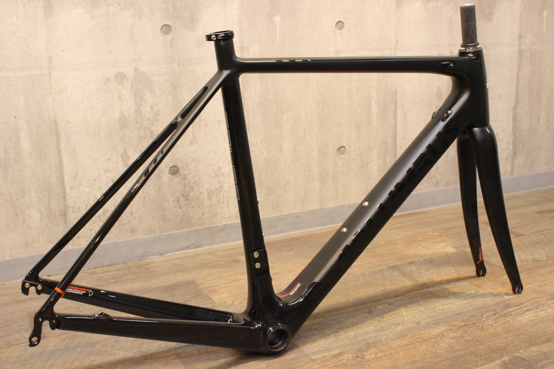 コロンブス COLUMBUS GENIUS +GRAMMY 2018 53サイズ カーボン ロード