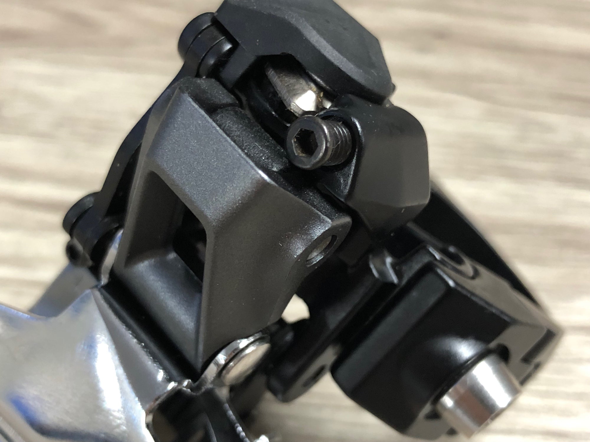 JM564 シマノ SHIMANO GRX FD-RX810 フロントディレイラー Φ31.8