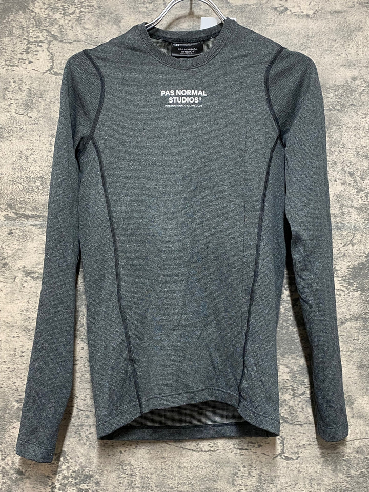 JP768 パスノーマルスタジオ PAS NORMAL STUDIOS Control Mid Long Sleeve Base Layer 長袖 ミドルレイヤー グレー XS