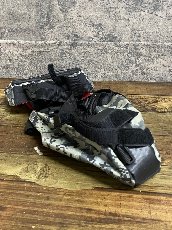 KG907 ブラックバーン BLACKBURN OUTPOST SEATPACK＆DRYBAG サドルバッグ カモフラージュ ※袋欠品