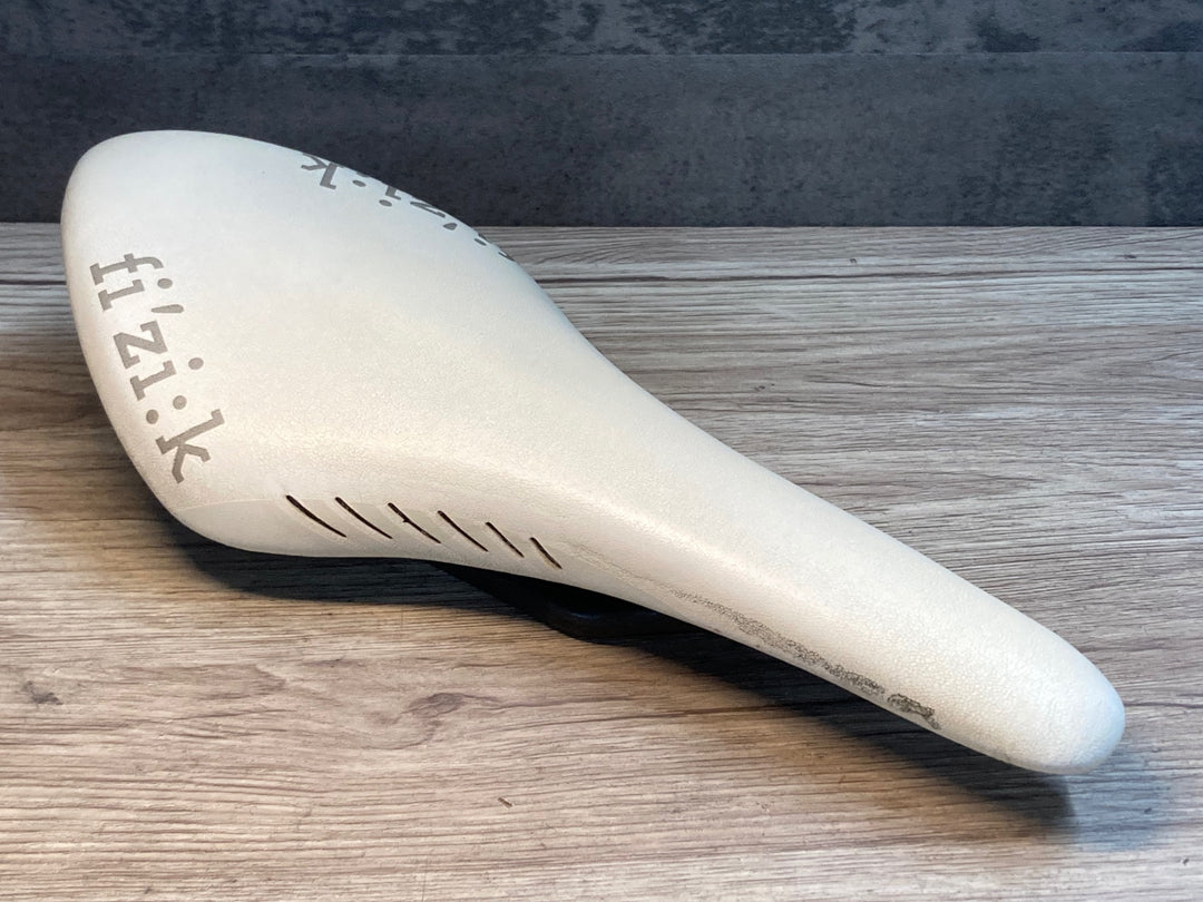 JK859 フィジーク fizik アリオネ ARIONE CX サドル 白 カーボンレール ※プレート欠品