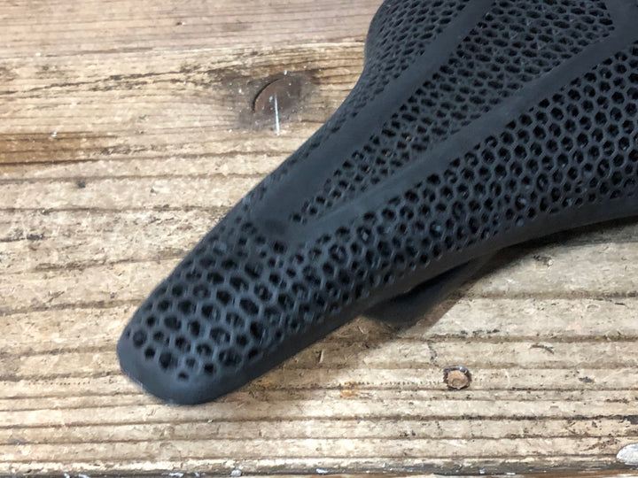 JW583 フィジーク fizik ヴェント VENTO ARGO R1 ADAPTIVE 150mm サドル カーボンレール 黒