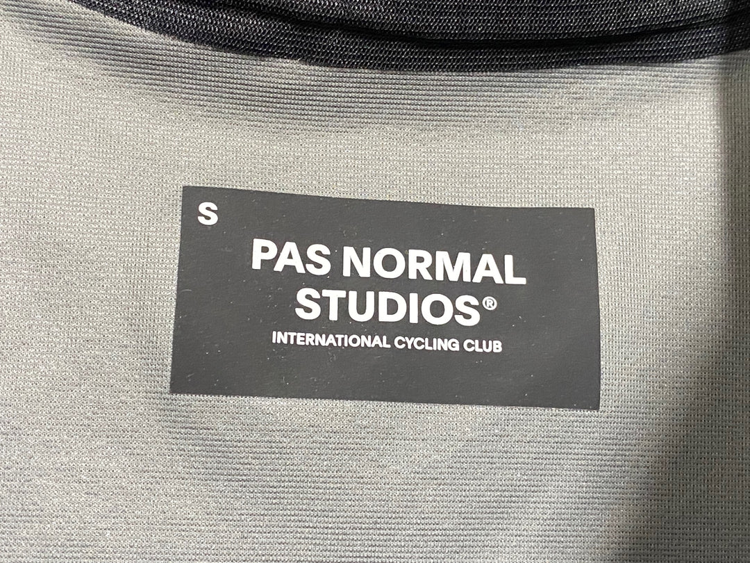 KD413 パスノーマルスタジオ PAS NORMAL STUDIOS Mechanism Pro Rain Jersey 半袖 サイクルジャージ 黒 S