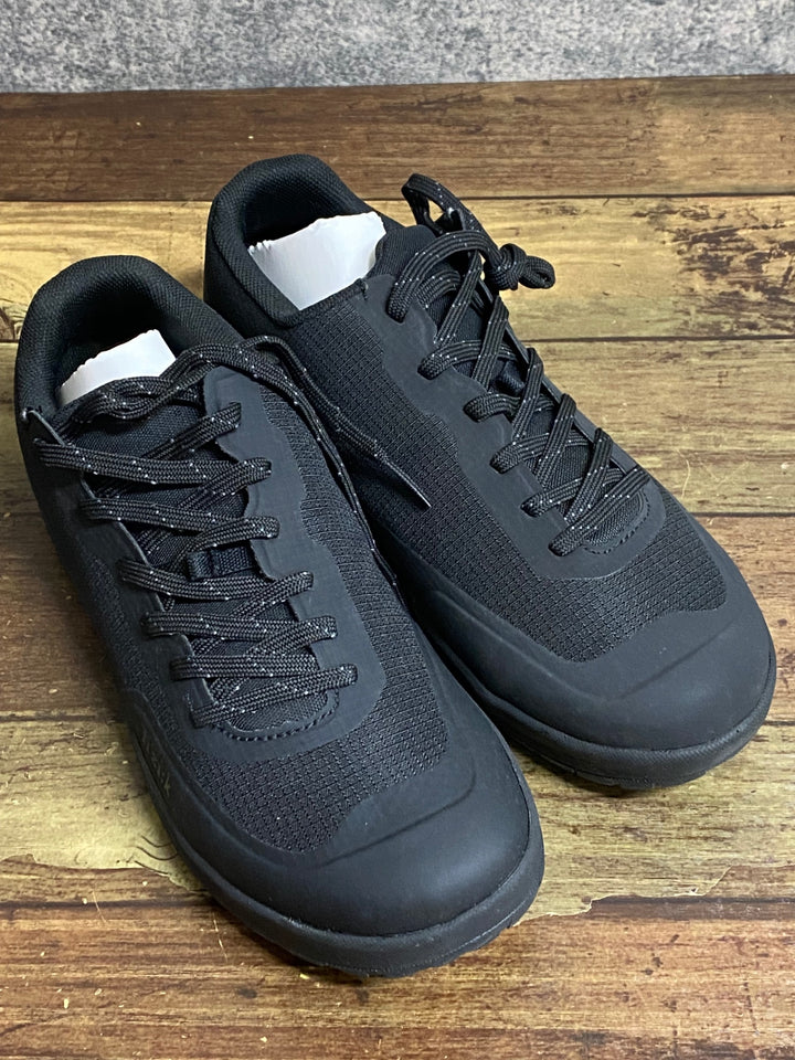 JY003 フィジーク fizik GRAVITA VERSOR FLAT フラットシューズ レース 黒 EU41