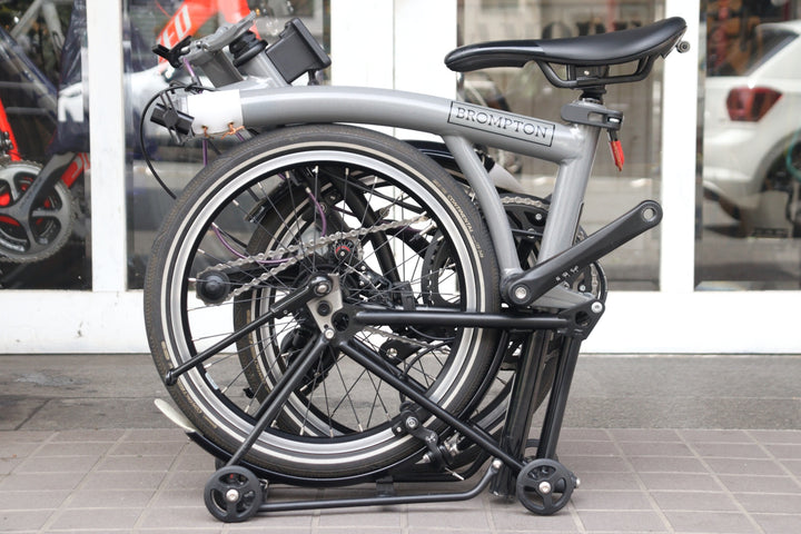 ブロンプトン BROMPTON P LINE URBAN MID M4R 2022モデル チタン ミニベロ 折り畳み 小径車 【横浜店】
