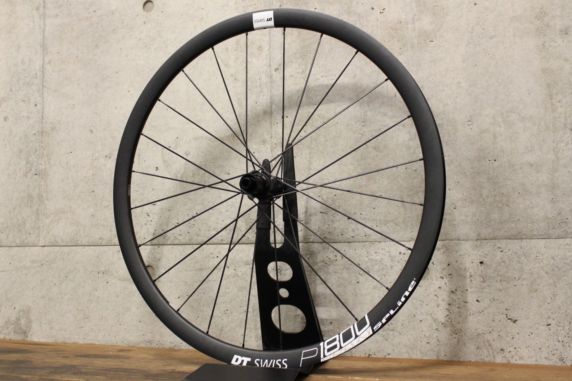 DT SWISS P1800 SPLINE 32 DB DISC アルミ チューブレスレディ
