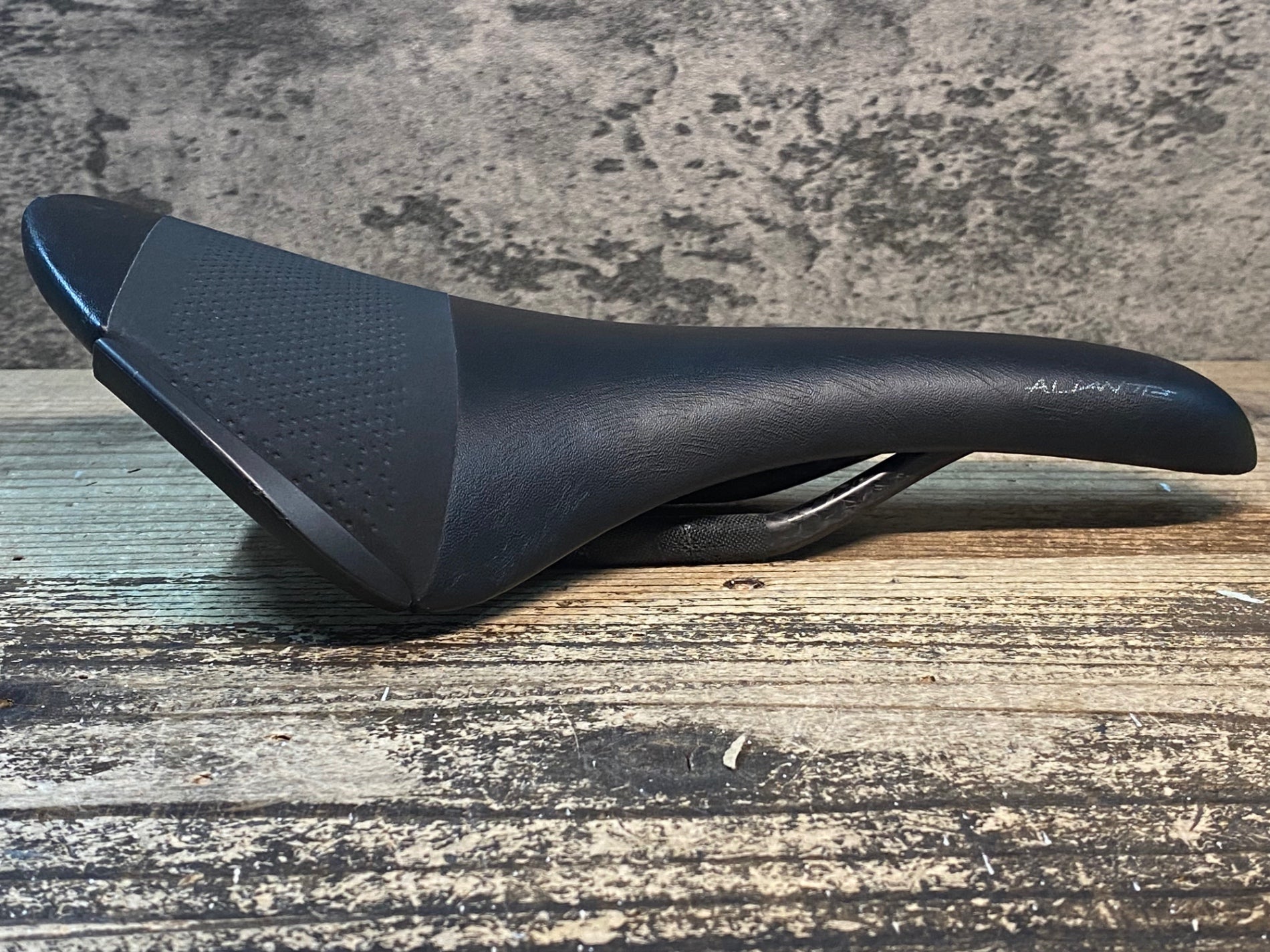 JG435 フィジーク fizik アリアンテ ALIANTE R1 サドル 黒 約155mm