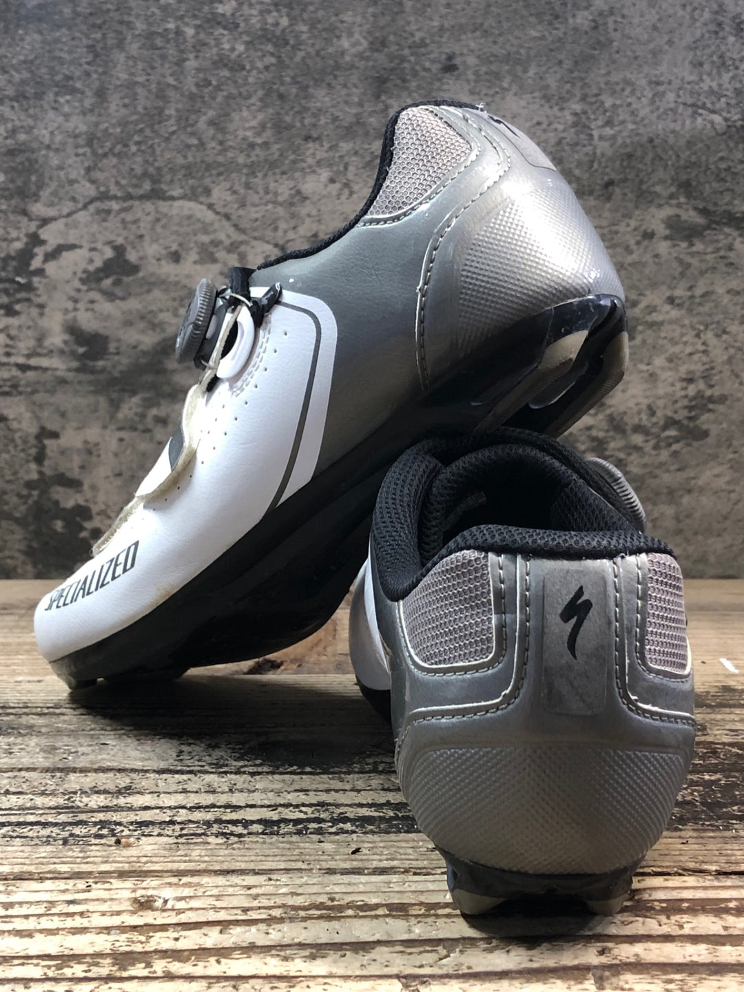 JO934 スペシャライズド SPECIALIZED SPECIALIZED COMP RD ビンディングシューズ EU41 26cm 白 ※小傷あり
