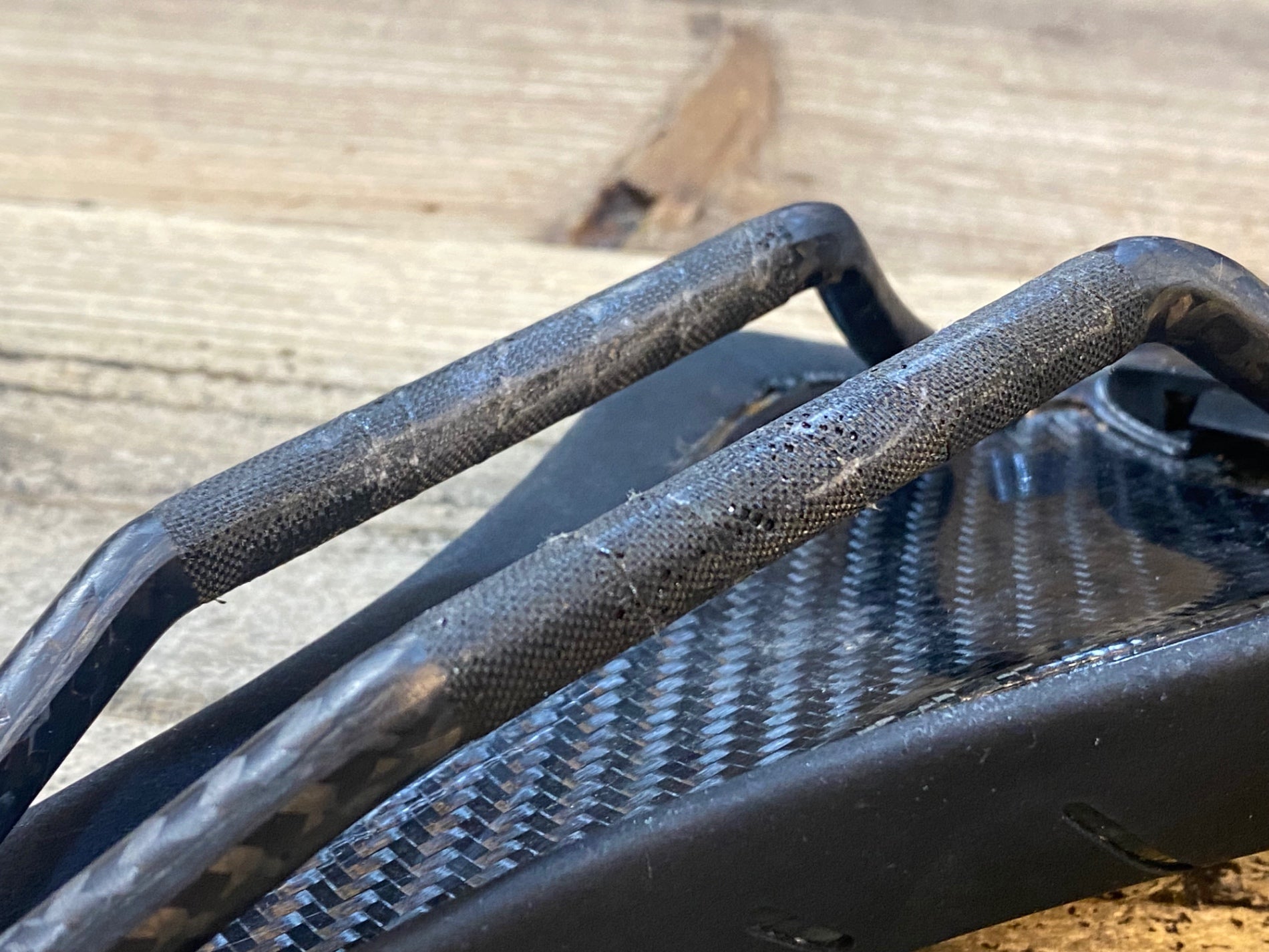 JX891 フィジーク fizik ARIONE R1 サドル 黒 regular BRAIDEDレール