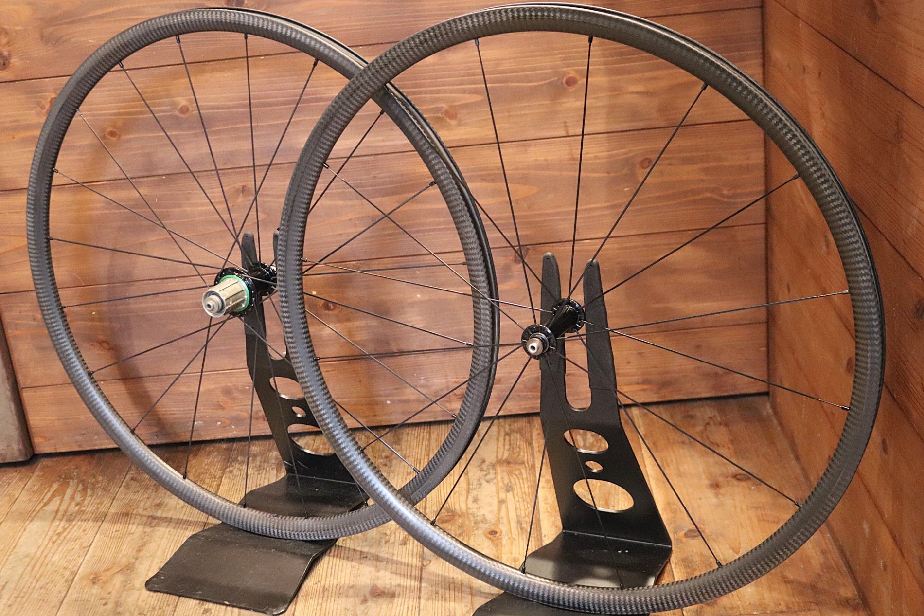 勝負用カーボンホイール 88mmハイト 超軽量 シマノ11s チューブラー