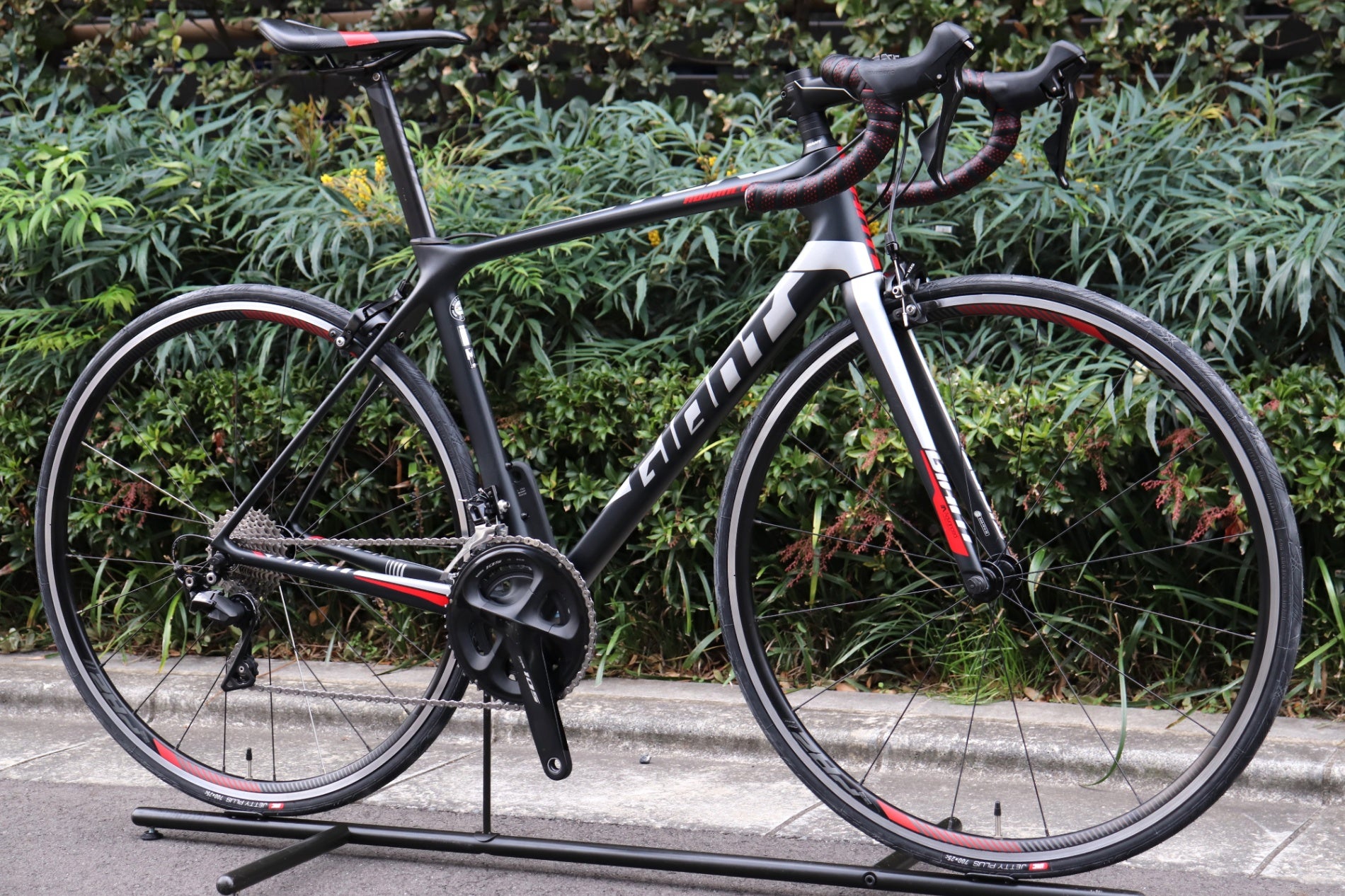 GIANT TCR ロードバイク　105 ジャイアント GIANT TCR ADVANCED 2 2019 Mサイズ シマノ 105 R7000