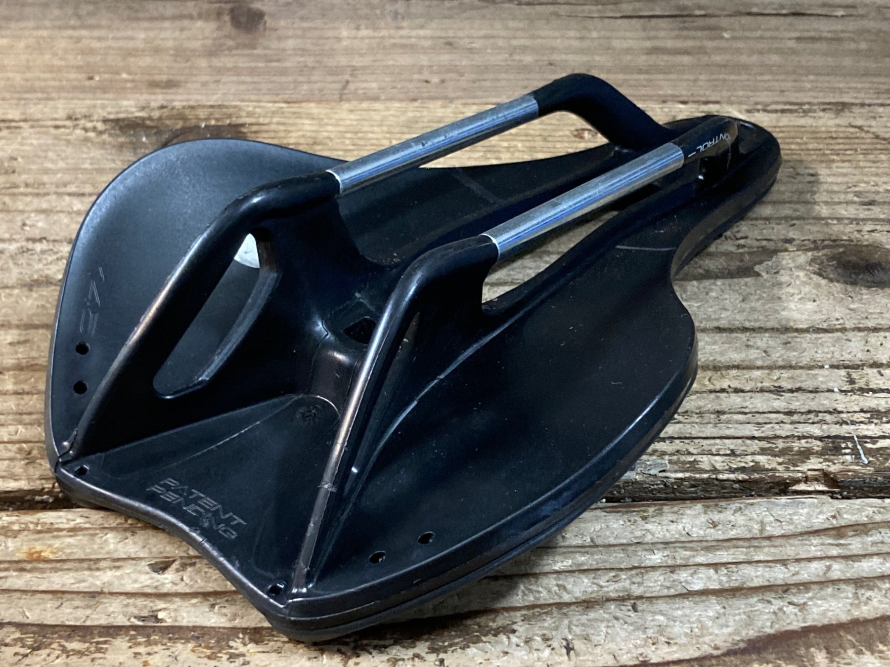 JZ055 セライタリア selle italia NOVUS BOOST EVO サドル 黒 FecAlloY