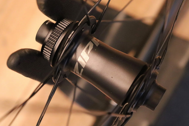 ジップ ZIPP 303 FIRECREST TUBELESS DISC カーボン チューブレスレディ ホイールセット シマノ 11S/12S フックレス 【芦屋店】