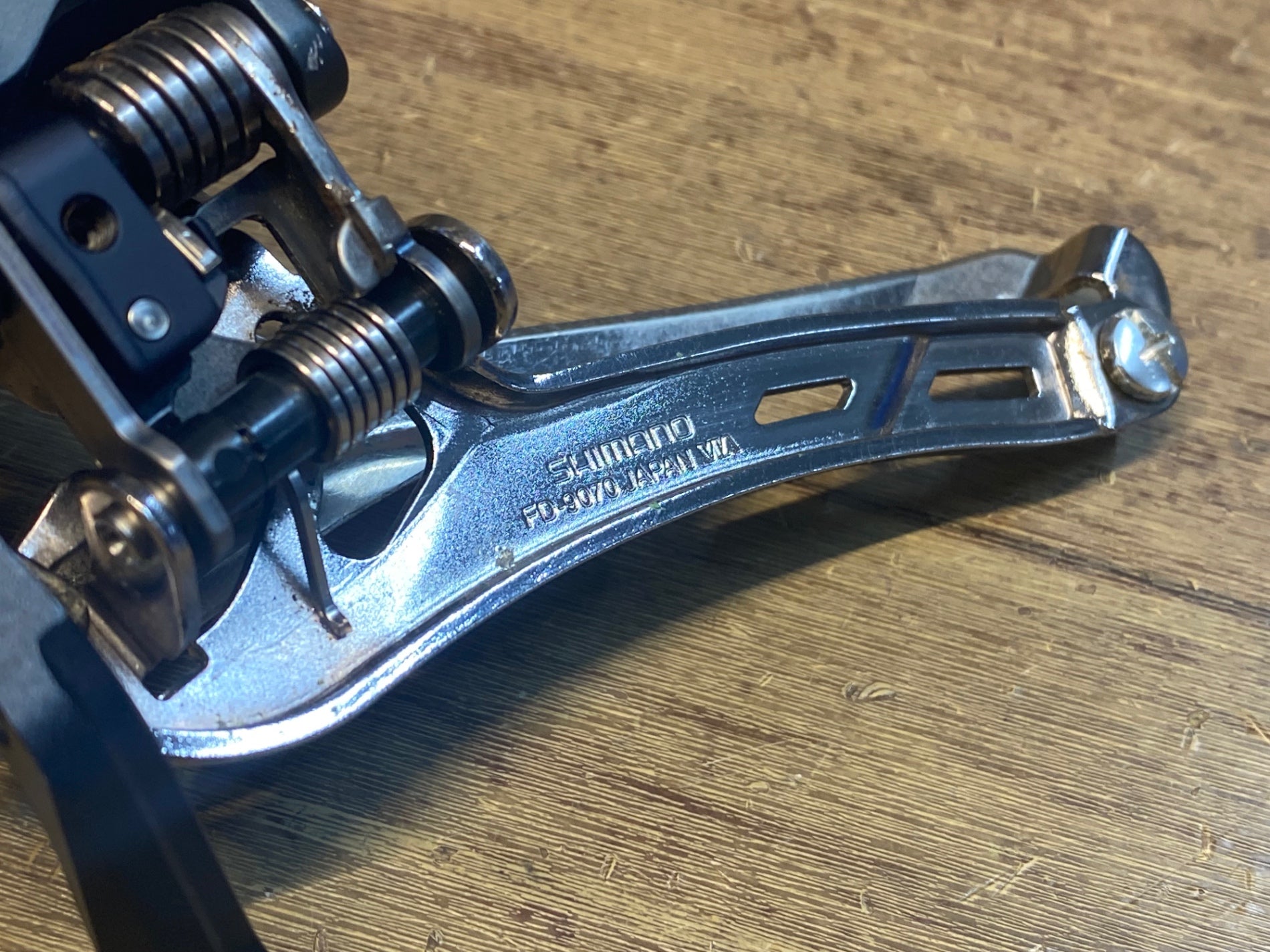 IX842 シマノ SHIMANO デュラエース DURA-ACE FD-9070 フロント