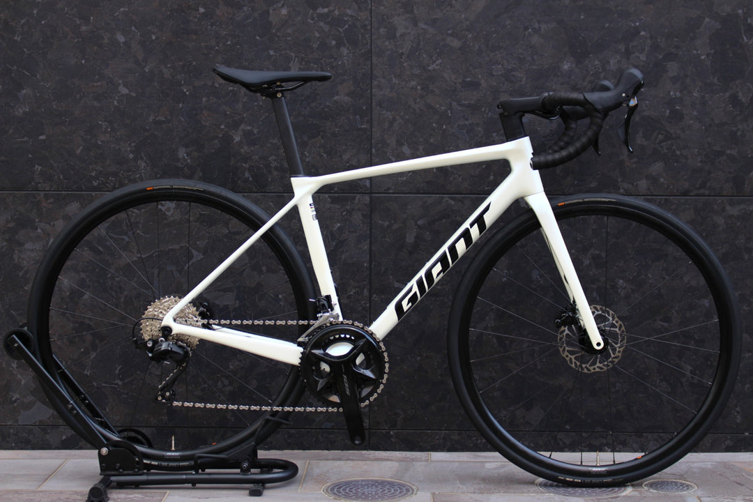ジャイアント GIANT TCR Advanced 2 KOM 2025モデル Sサイズ シマノ 105 R7100 12S カーボン ロードバイク 【福岡店】