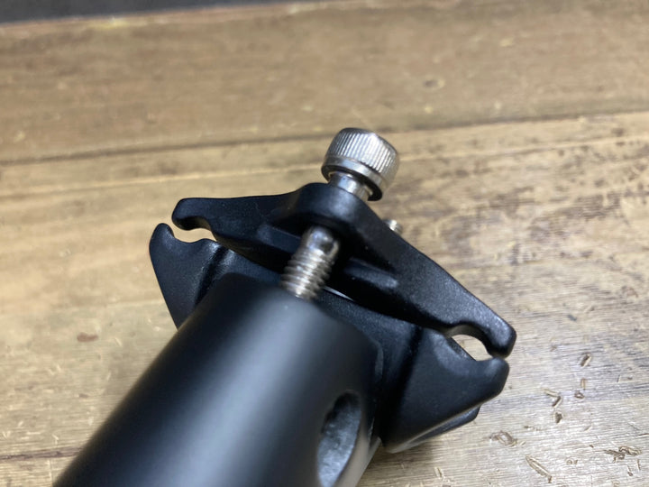 KP265 TNi Black カーボンシートポスト Φ27.2 350mm