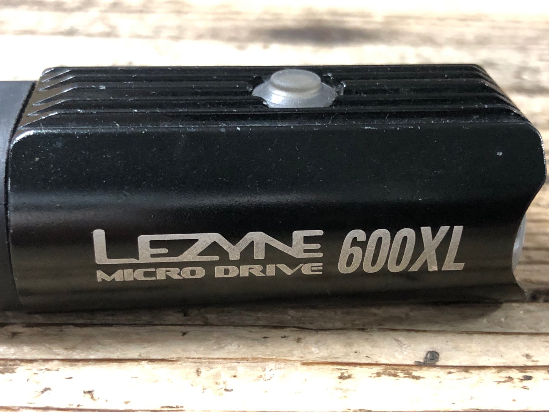 JY416 レザイン LEZYNE MICRO DRIVE 600XL フロントライト 点灯確認済