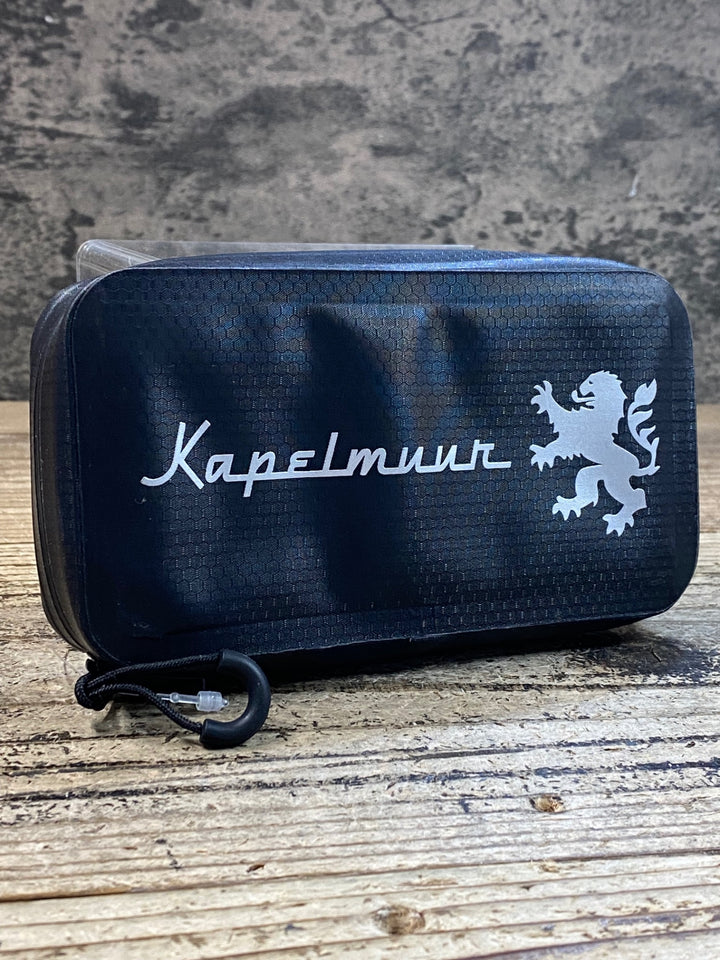 JX087 カペルミュール KAPELMUUR ウォレットポーチ 黒