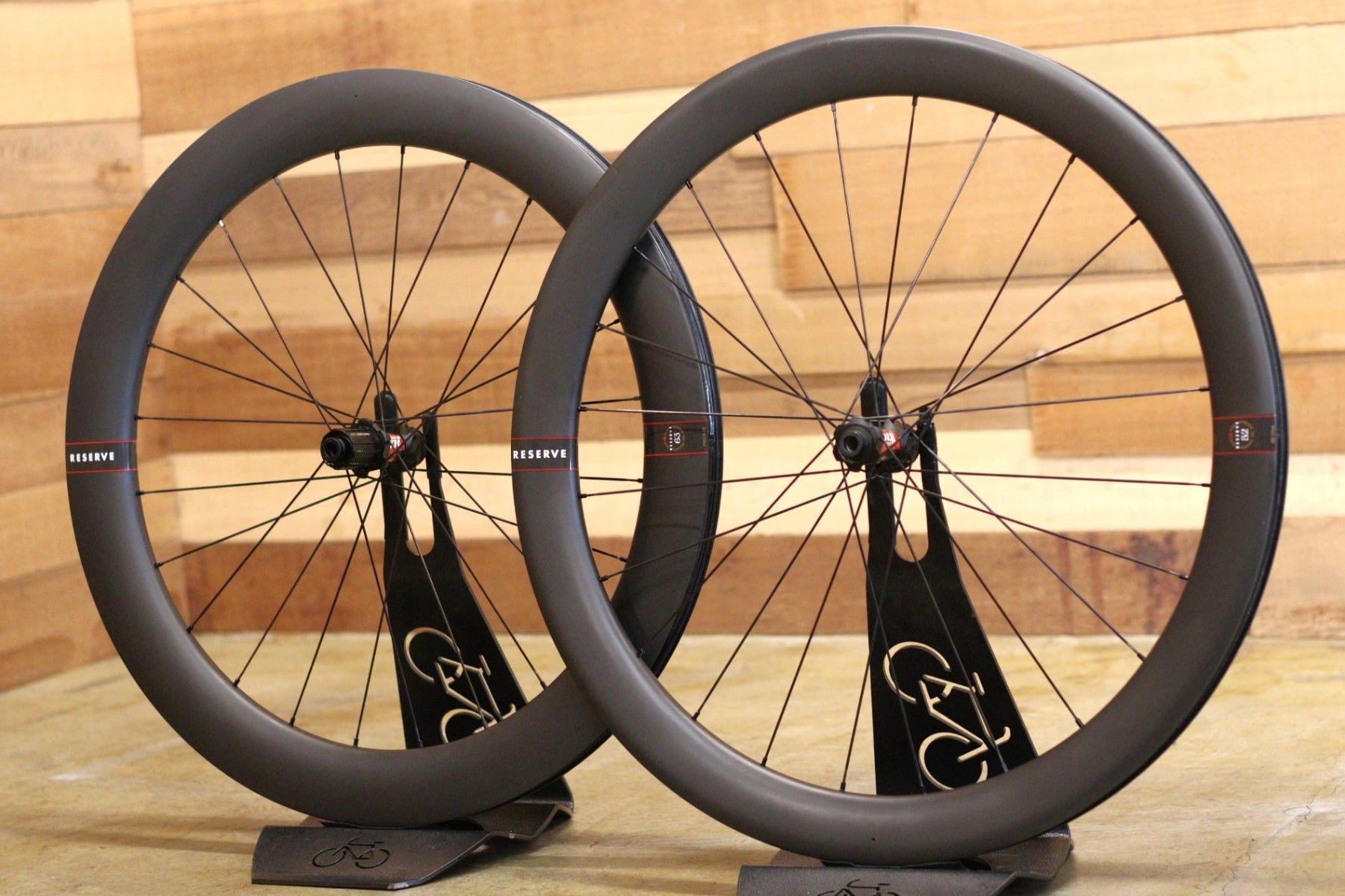 真紅のディスプレイテーブル(車輪付き) Multi-S CNC Easy Wheel（55mm）for Brompton