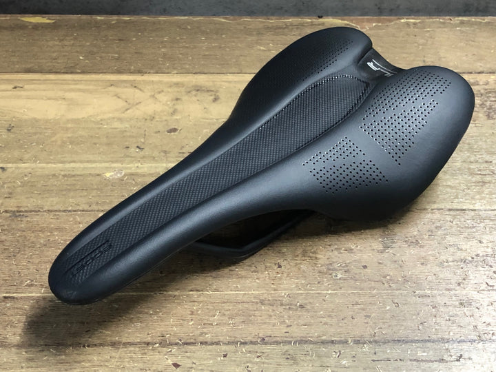 KM253 セライタリア SELLE ITALIA SLR BOOST サドル 黒 130mm MANAGNESE レール 黒