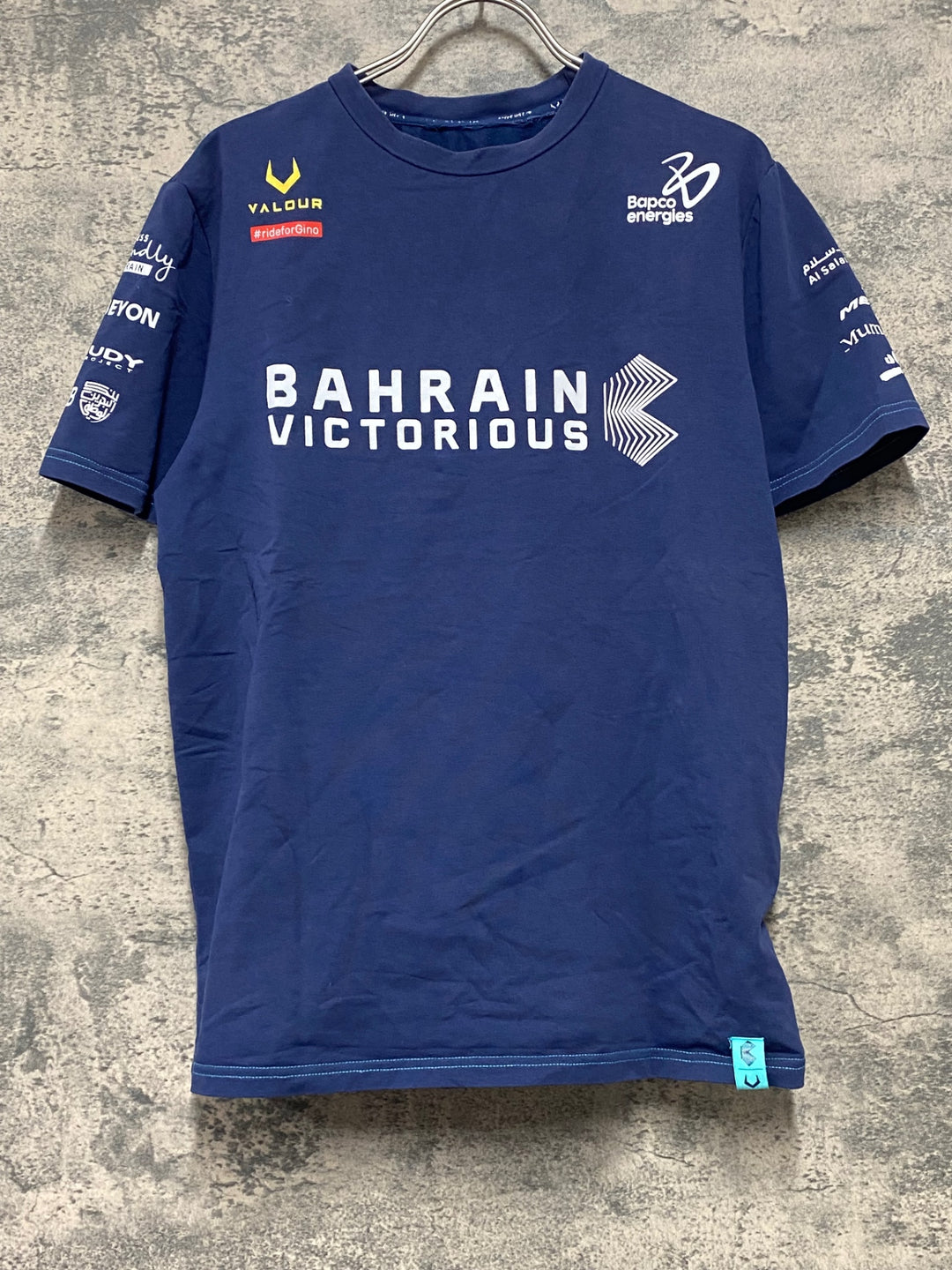 JV526 VALOUR 半袖 Tシャツ 濃紺 サイズ不明 BAHRAIN VICTORIOUS