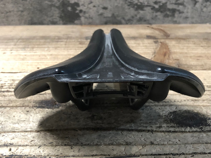 KA393 フィジーク fizik アンタレス ANTARES R3 VERSUS evo サドル 黒 140mm kium