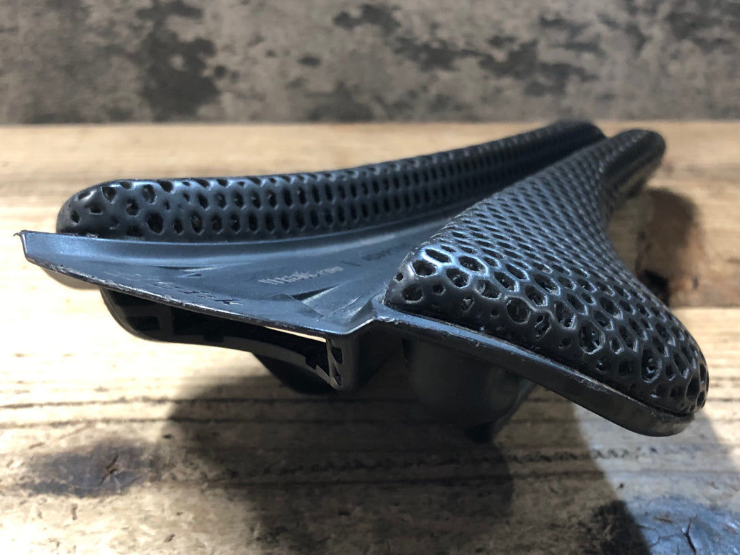 KN130 フィジーク FIZIK アンタレス ANTARES VERSUS ADAPTIVE R3 kiumレール 139mm