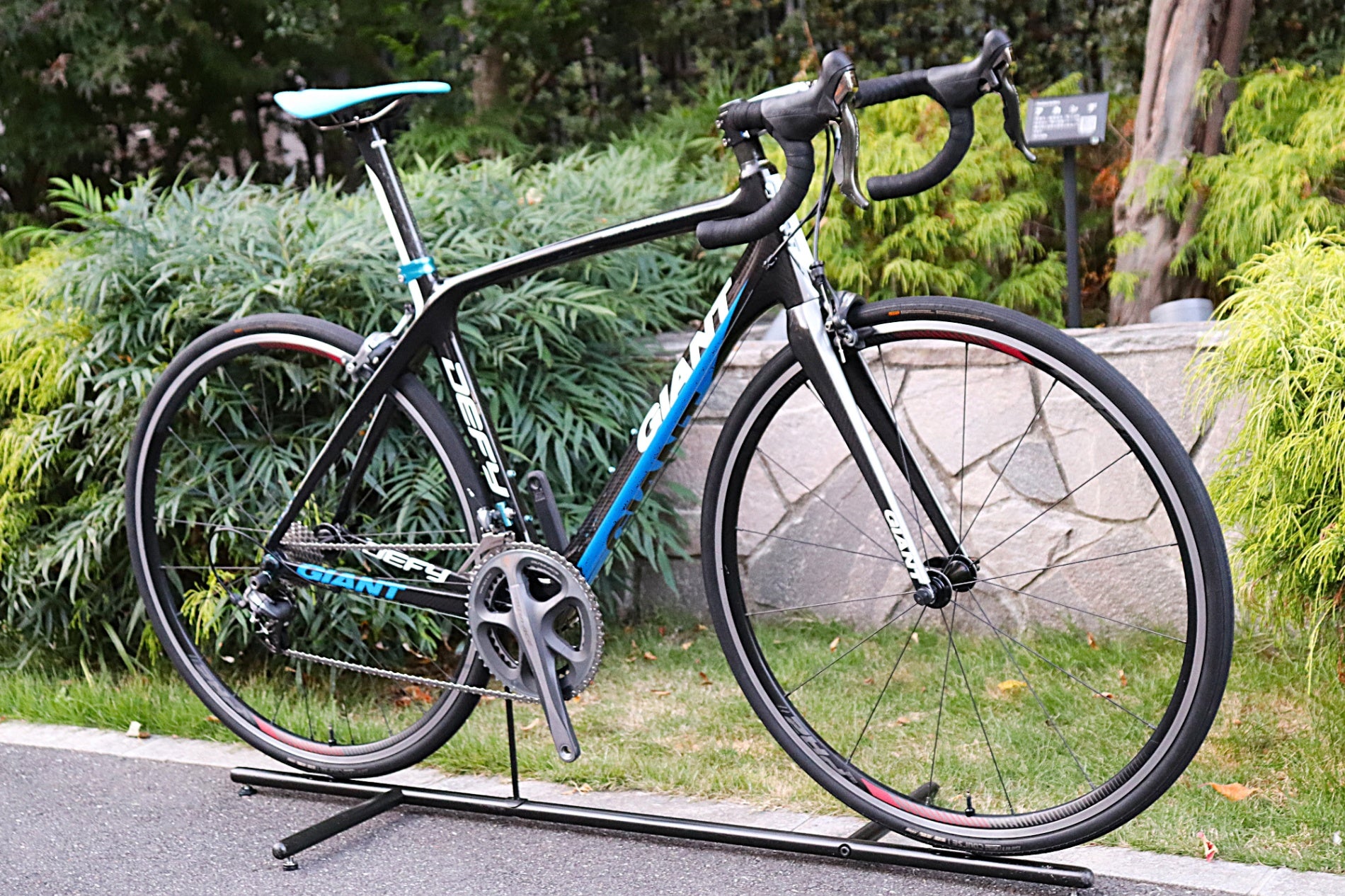 ジャイアント GIANT ディファイ DEFY ADVANCED 0 2011モデル Mサイズ