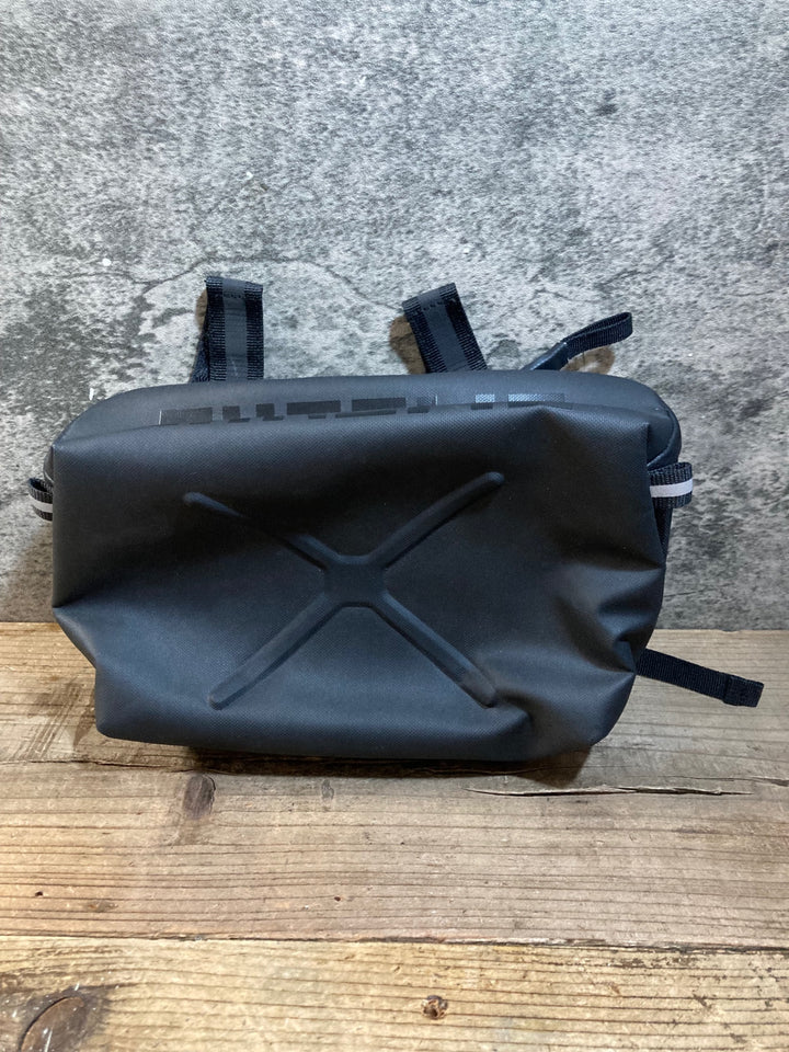 KF694 クローム CHROME HELIX HANDLEBAR BAG ハンドルバーバッグ 黒