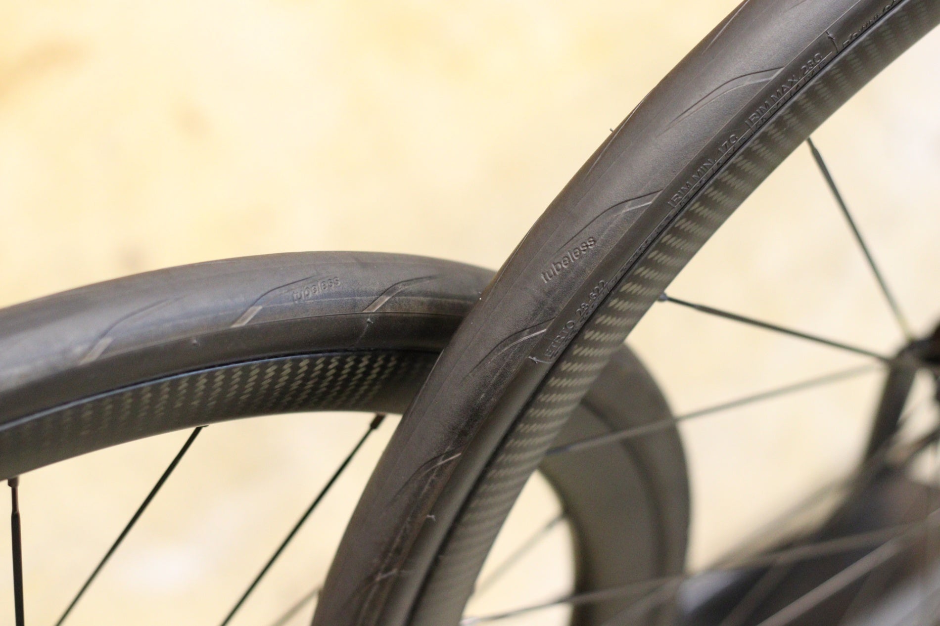マヴィック MAVIC キシリウム プロカーボン KSYRIUM PRO CARBON UST