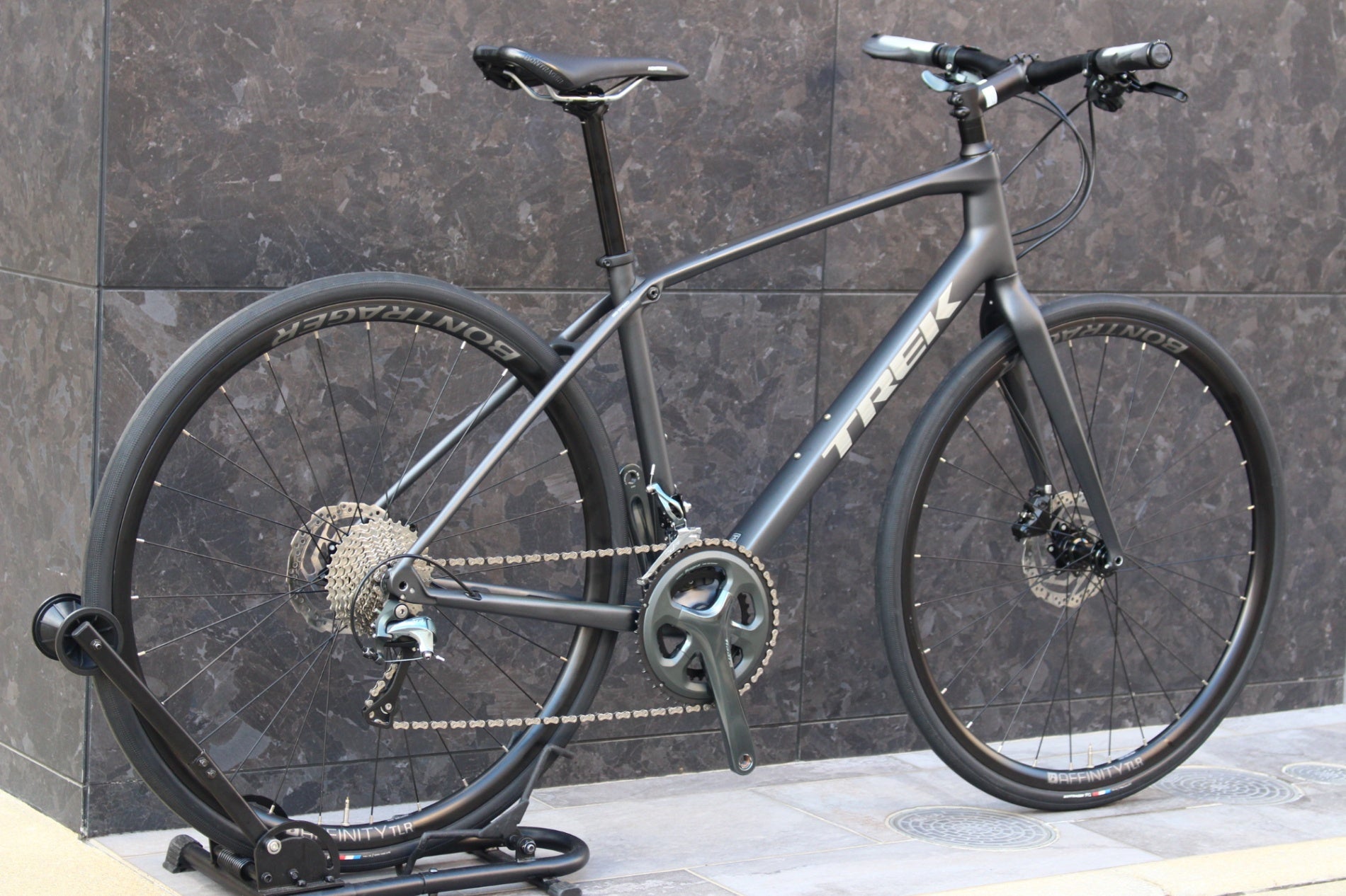 【カーボン】TREK クロスバイク SHIMANO 27段 トレック シマノ FX軽量クロスバイク – Trek Bikes (JP)