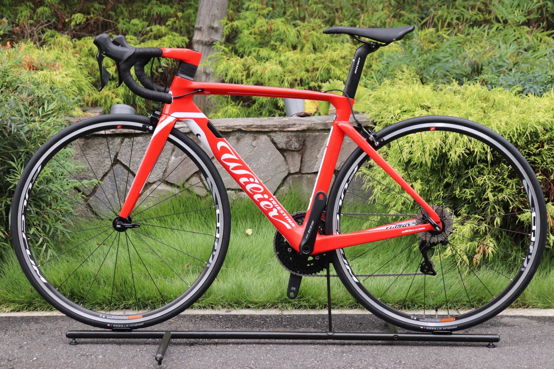 ウィリエール　Wilier フルカーボン　ロードバイク　105 完成車 新品未使用 ウィリエール WILIER チェント CENTO 10 ELITE シマノ 105