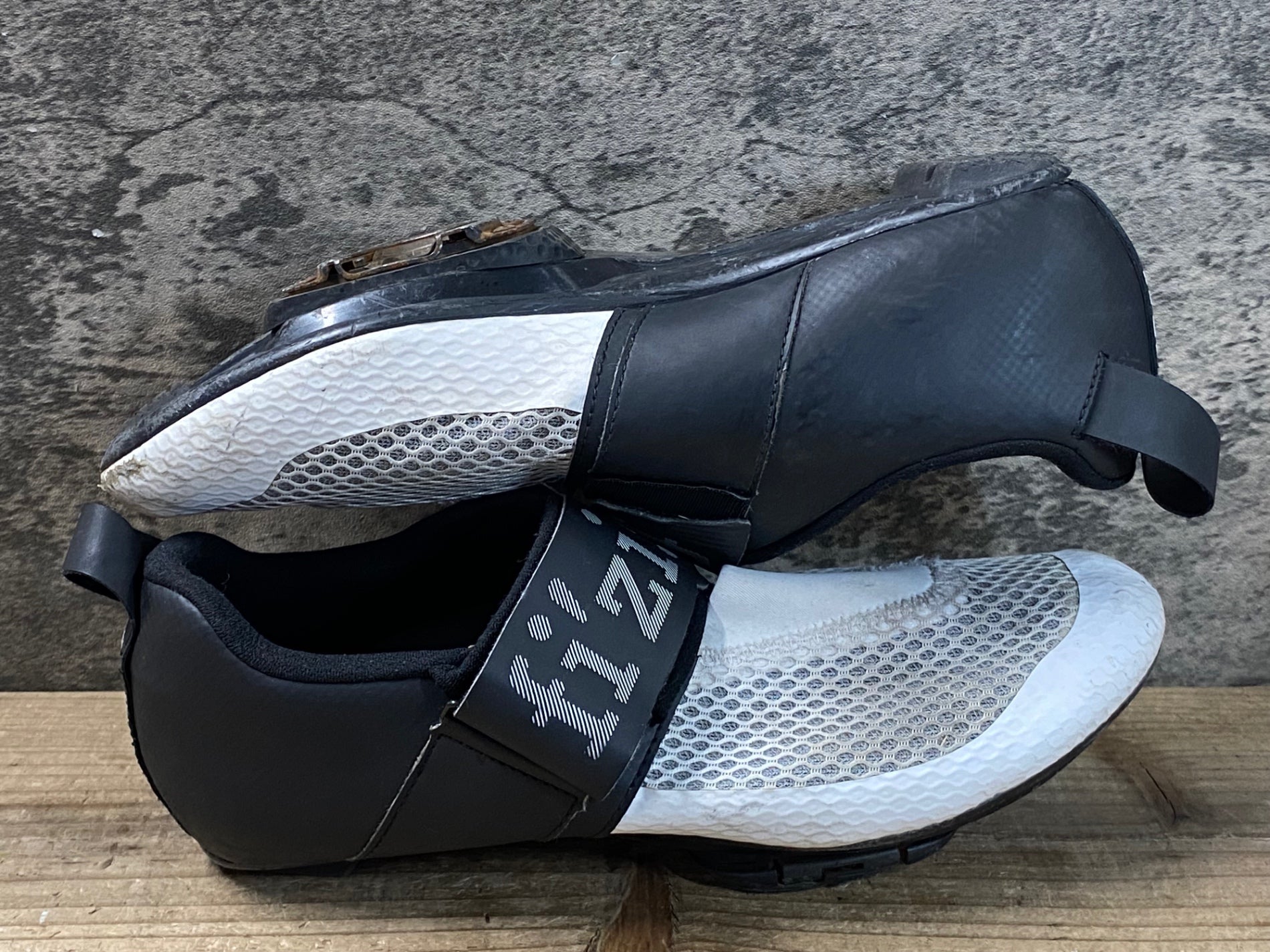 JV427 フィジーク fizik TRANSIRO HYDRA ビンディングシューズ 白