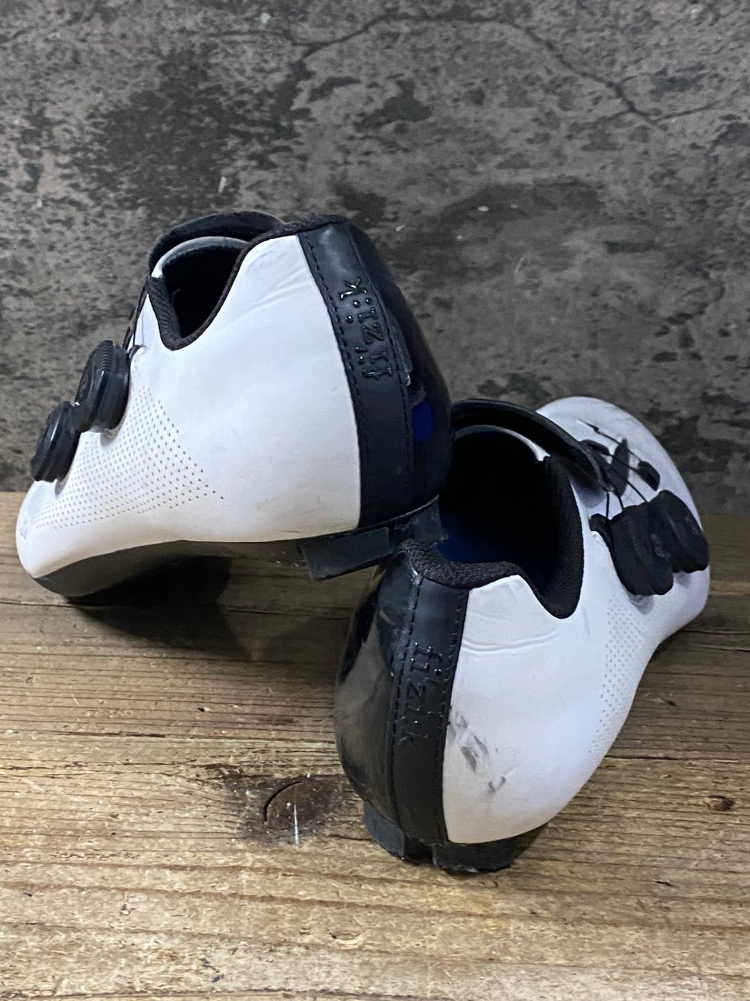 KL836 フィジーク fizik ARIA R3 SHOES ビンディングシューズ 3穴 BOA 白 EU42
