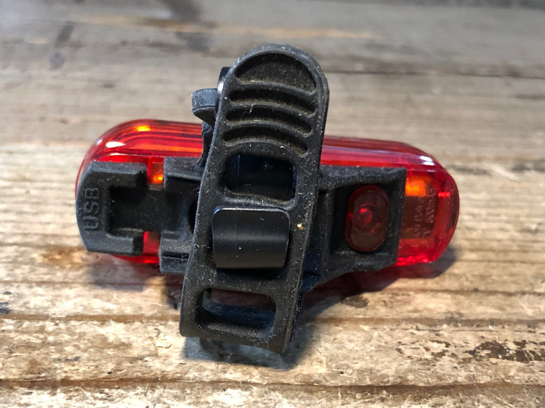JM880 キャットアイ CATEYE SYNC CORE KINETIC ライト 前後セット (HL-NW100RC、TL-NW100K) ※点灯確認済