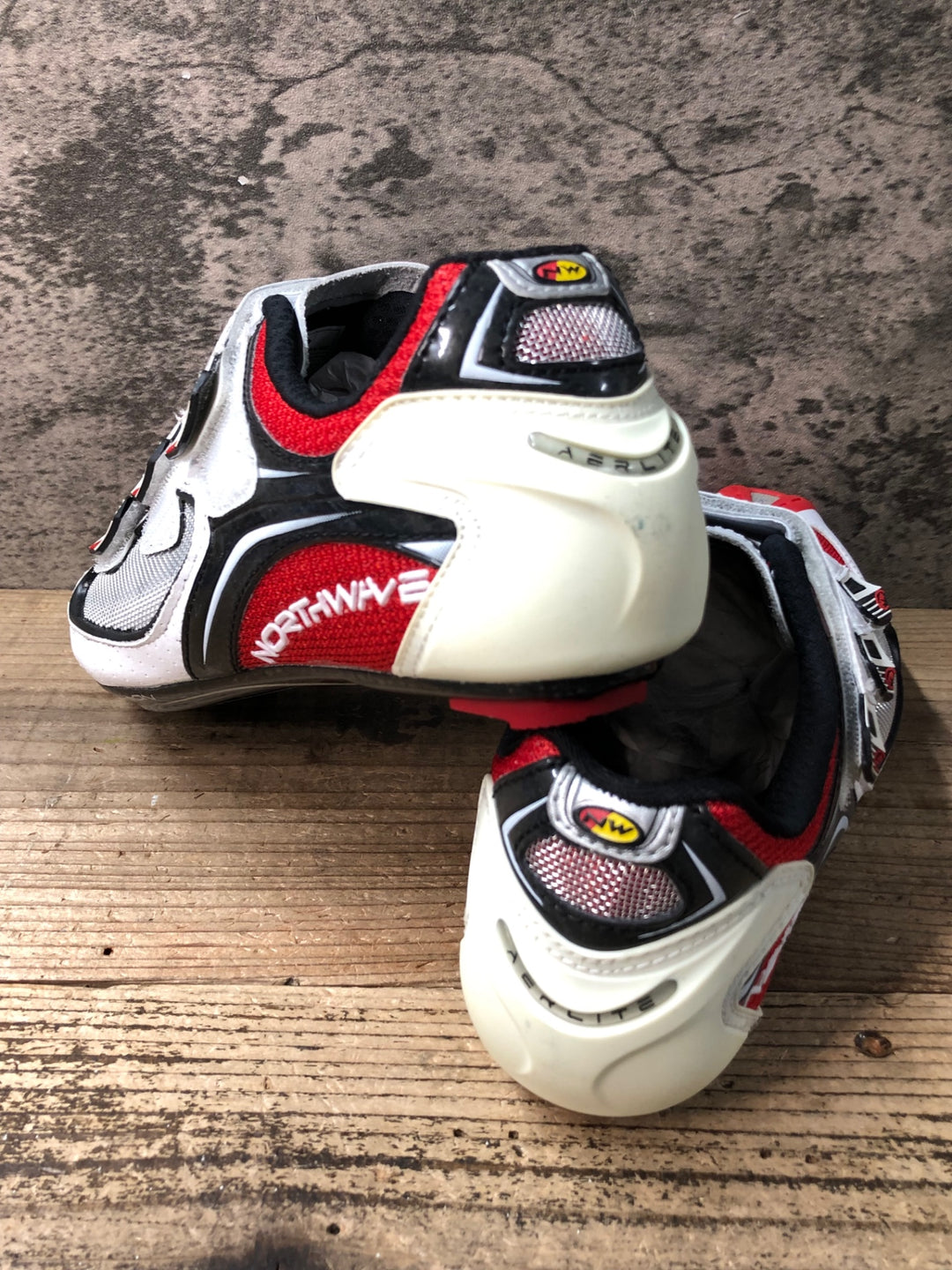 JR545 ノースウェーブ NORTHWAVE AERLITE 3 shoes ビンディングシューズ 黒赤白 EU39 1/2