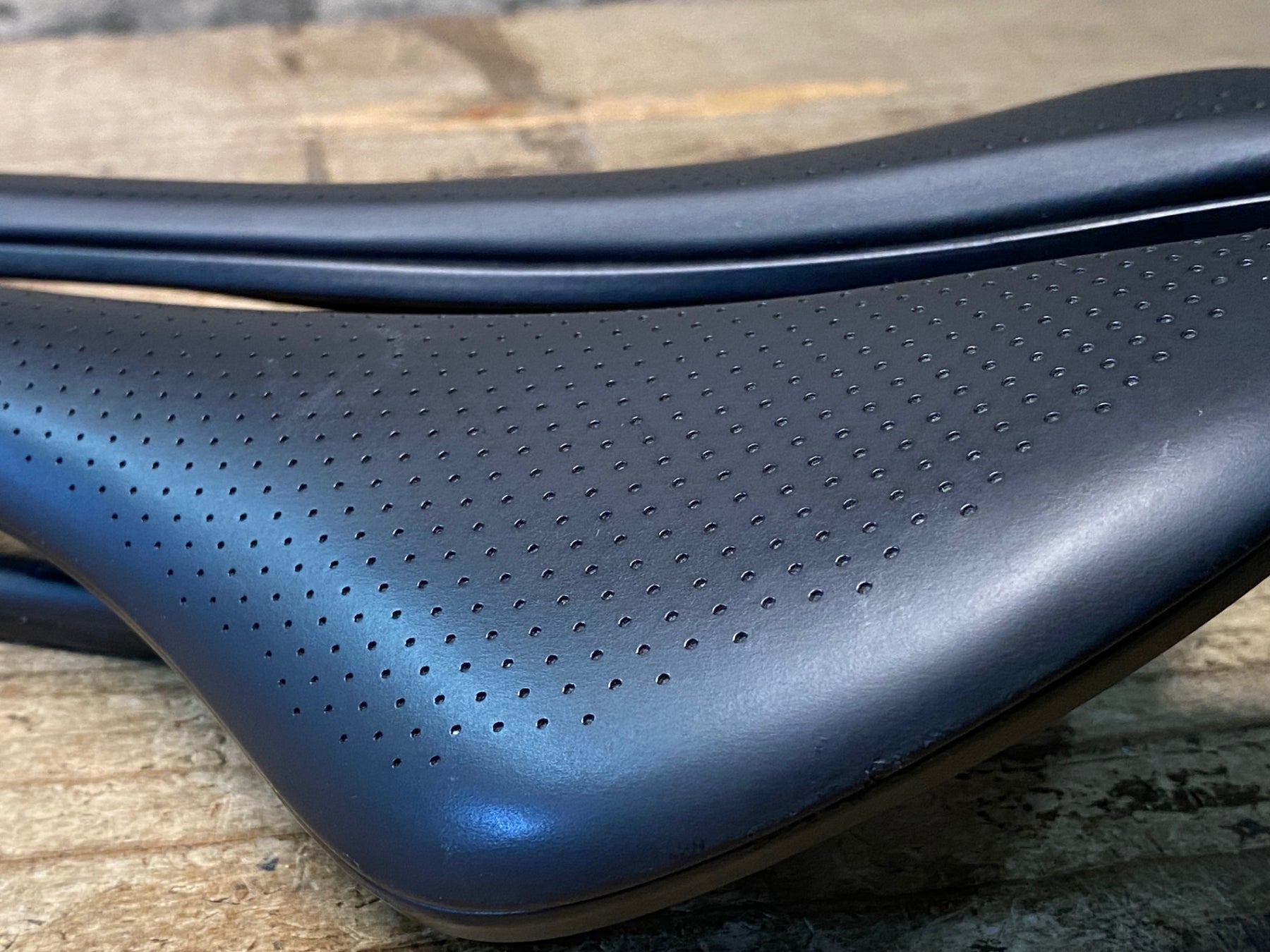 JP895 ボントレガー BONTRAGER AEOLUS PRO サドル カーボンレール