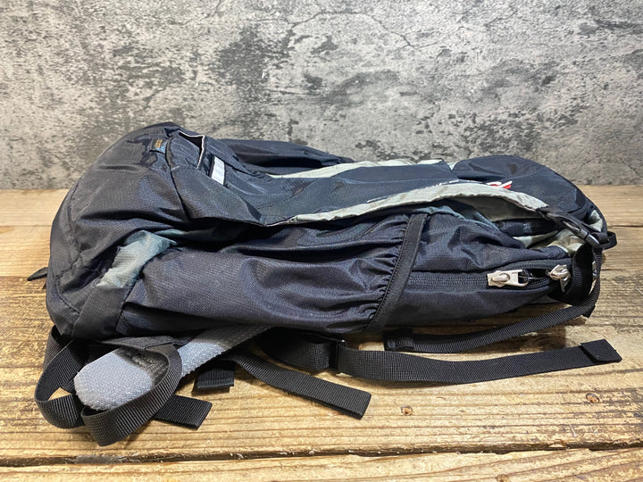 KC568 ドイター deuter CROSS BIKE 18 リュックサック バックパック 黒
