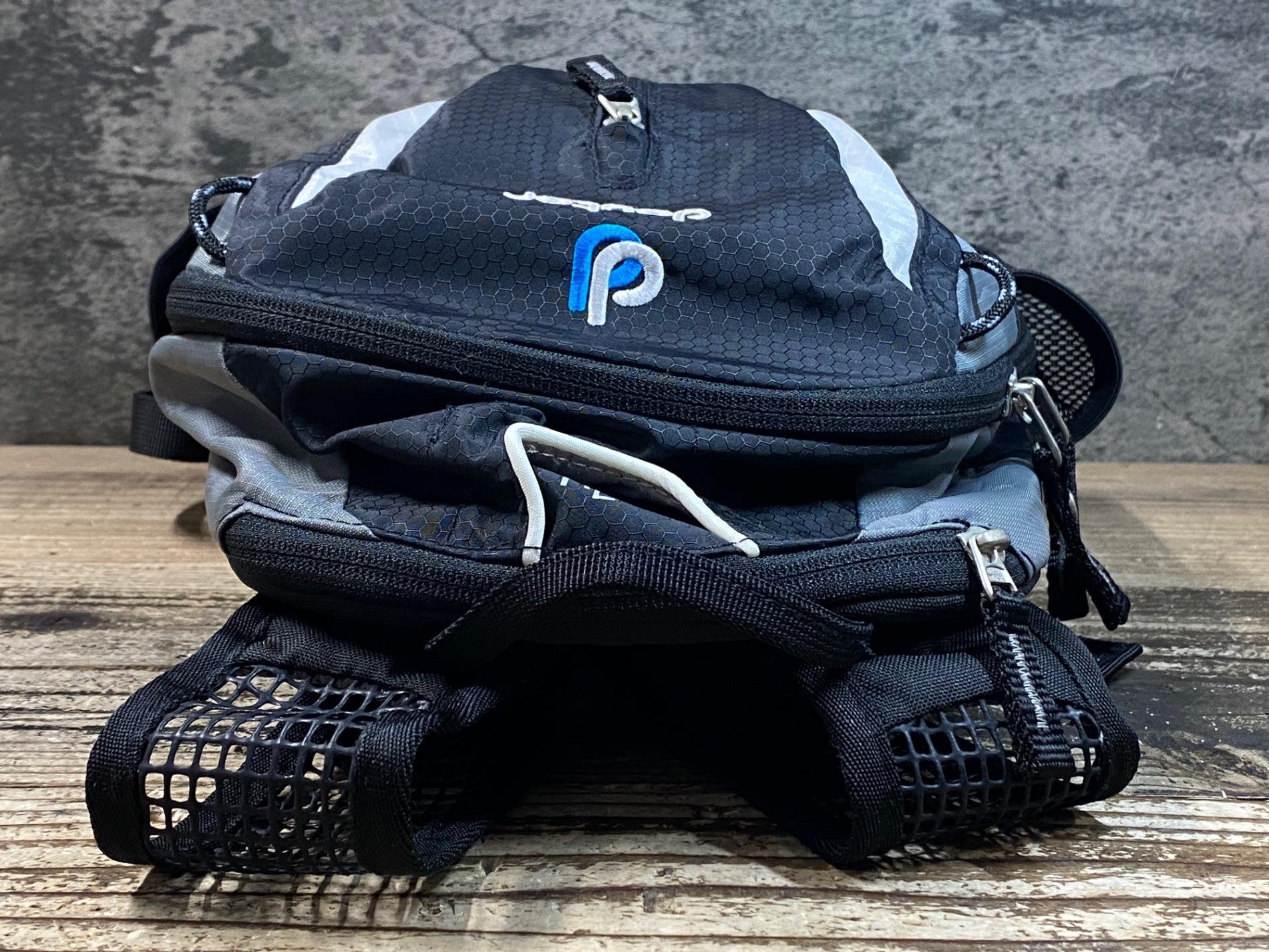 JN472 ドイター deuter RACE リュック バックパック 黒 – BICI AMORE