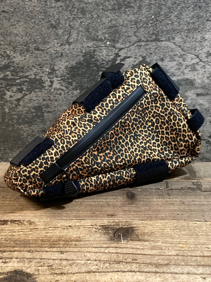 KE456 フェアウェザー FAIRWEATHER コーナーバッグ CORNER BAG フレームバッグ 豹柄